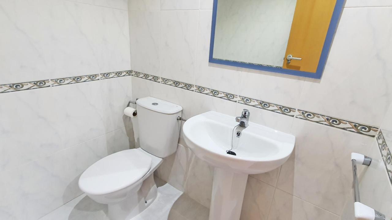 Universidad Del Mar - Alquiler Solo Familias Gandia Bagian luar foto
