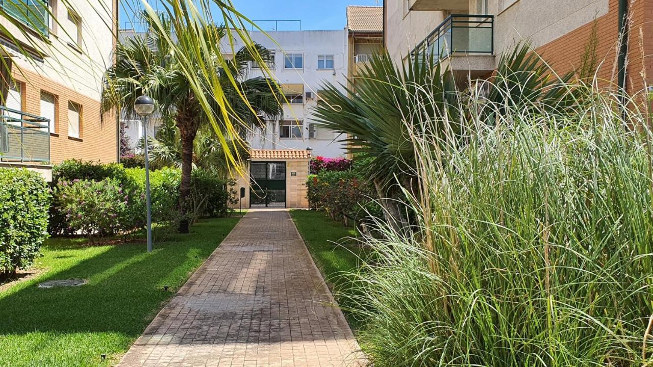 Universidad Del Mar - Alquiler Solo Familias Gandia Bagian luar foto